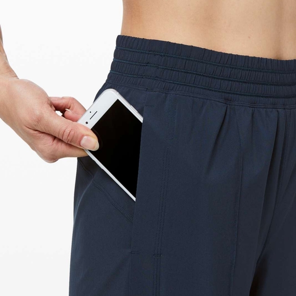 Lululemon Wanderer Culottes in true navy size 10 like new - Picture 5 of 14